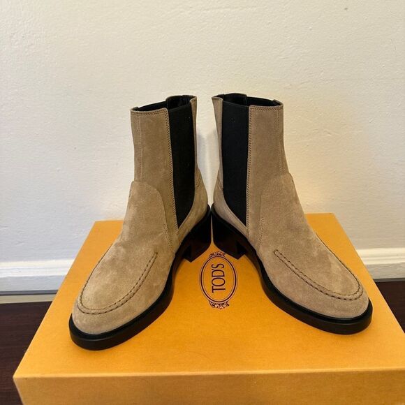 TOD’S Women's Tronchetto  Tan Suede Ankle  Boots size 5 1/2 - Picture 5 of 11